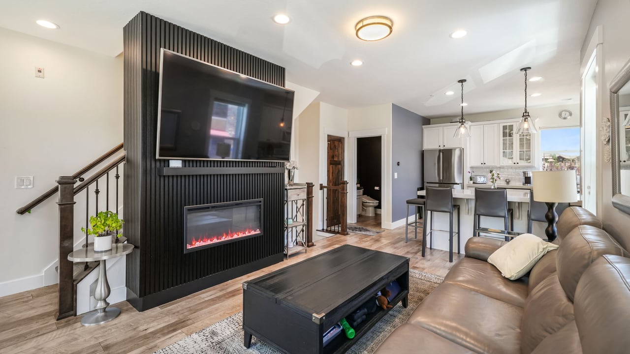 1370 Center Dr #21