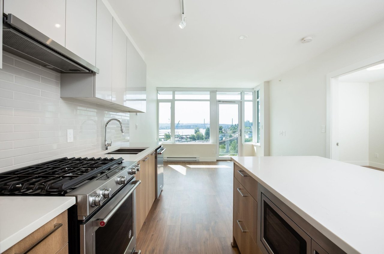 258 Nelson's Ct, #411
