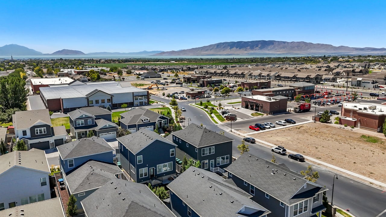 4696 W Camellia N