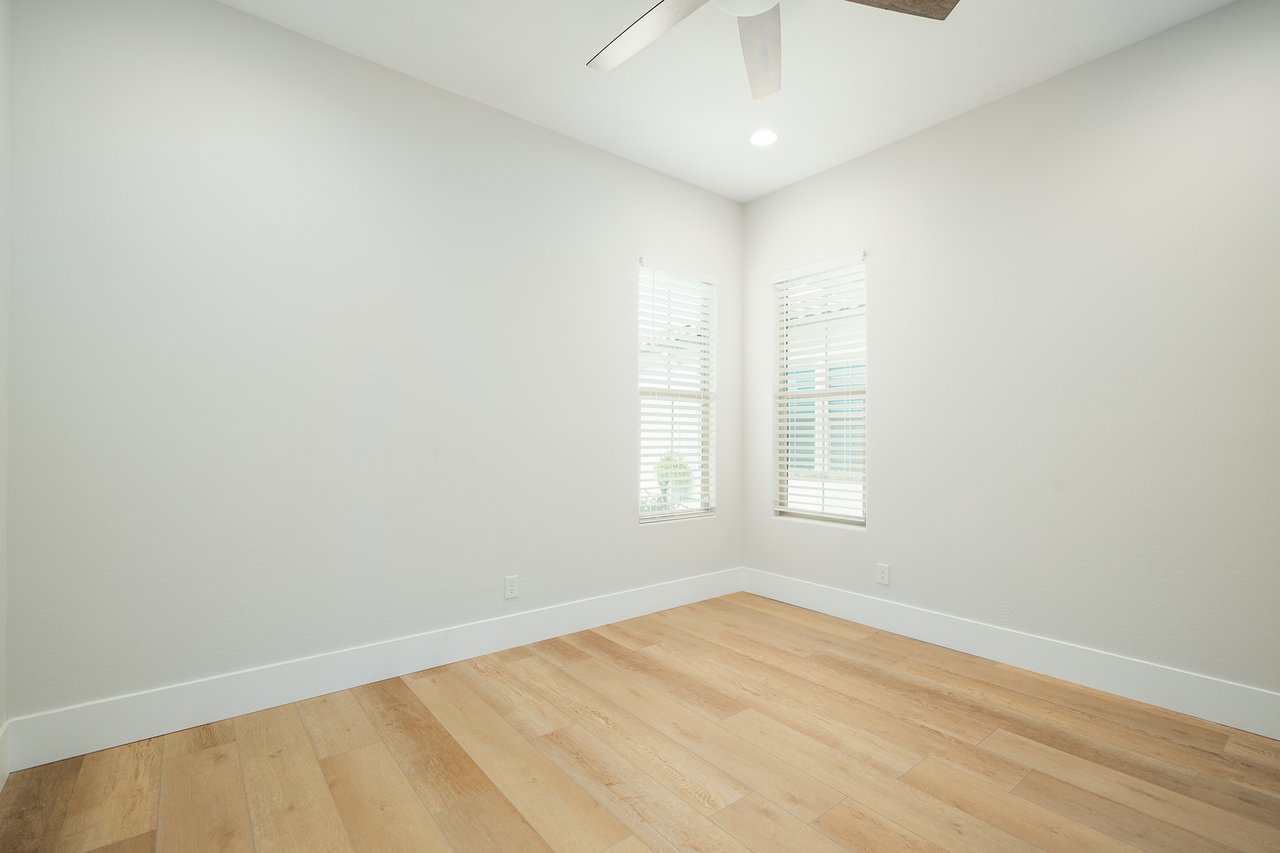 5537 E VIA CABALLO BLANCO