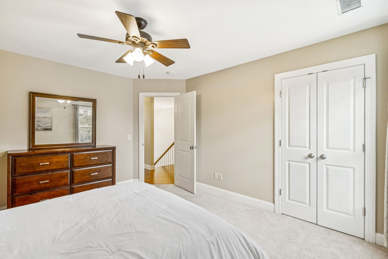 5516 Crescent View Dr