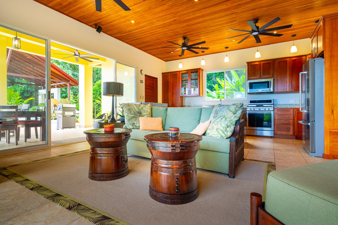 Casa de Orquideas - Mountains, Ocean and Jungle with Privacy In Gated Community, Ojochal