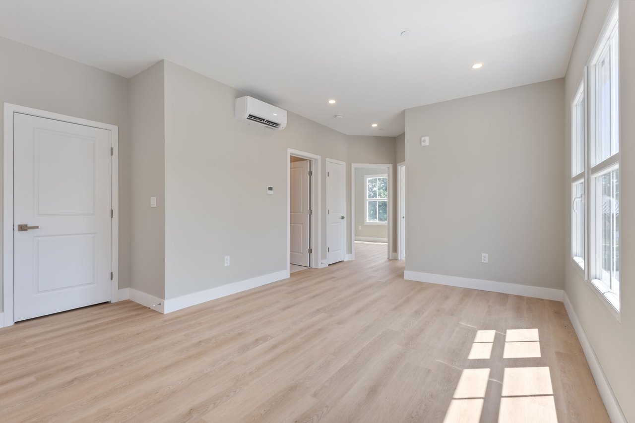298 Main Street, 2H
