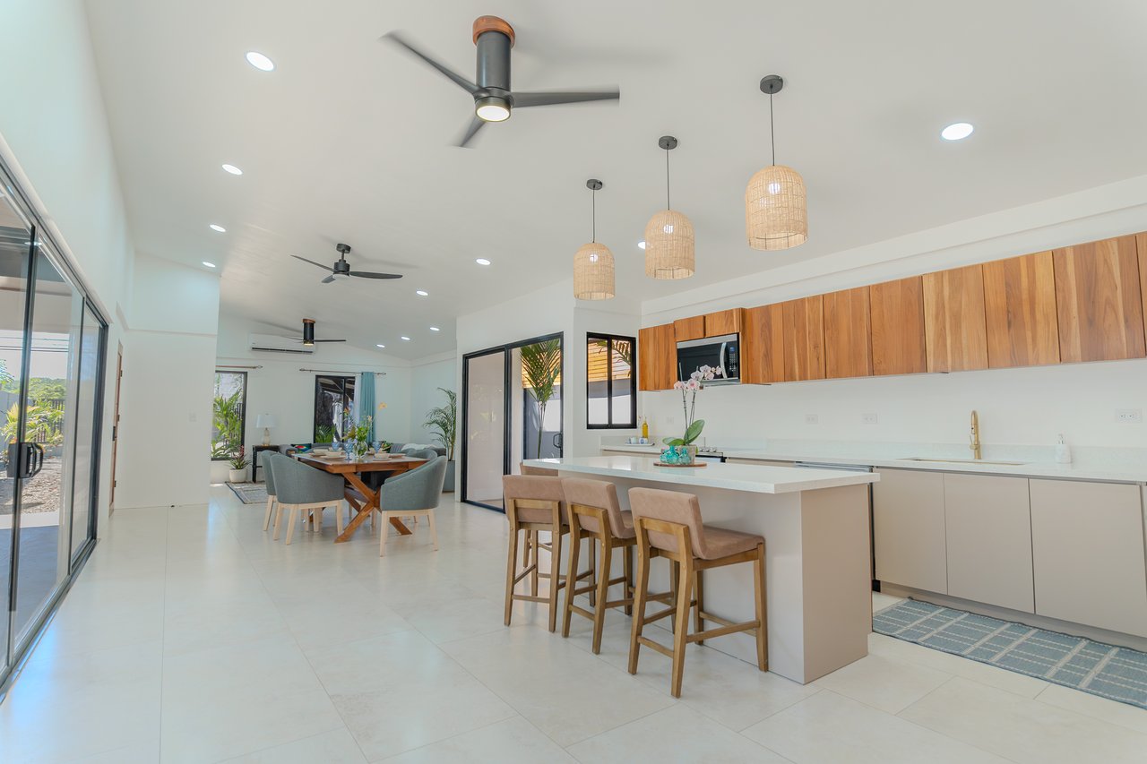 LOCATION,LOCATION, LOCATION – 3-BEDROOM VILLA STEPS FROM THE BEACH
