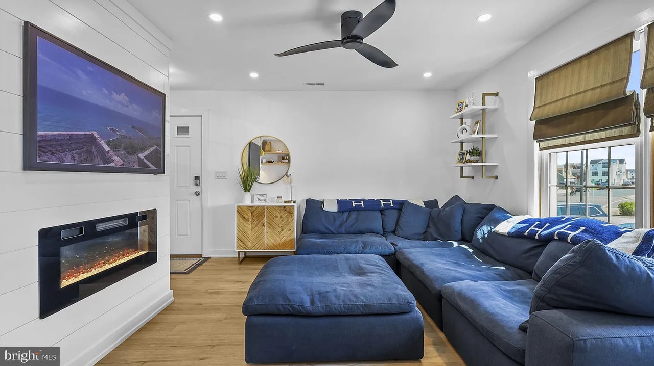 310 W Ave UNIT C-1