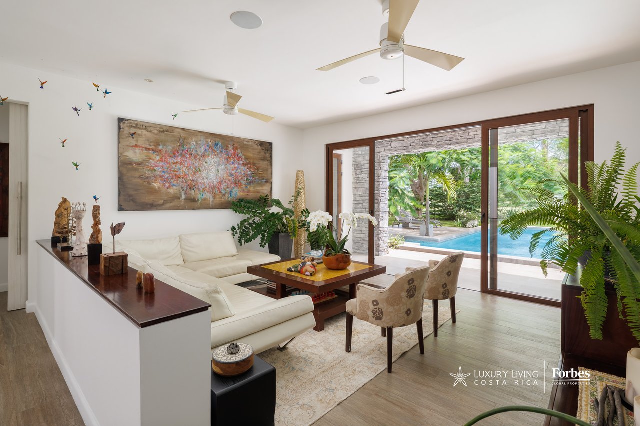 21465 - Modern 6 bedroom house with pool, garden and terrace front golf course