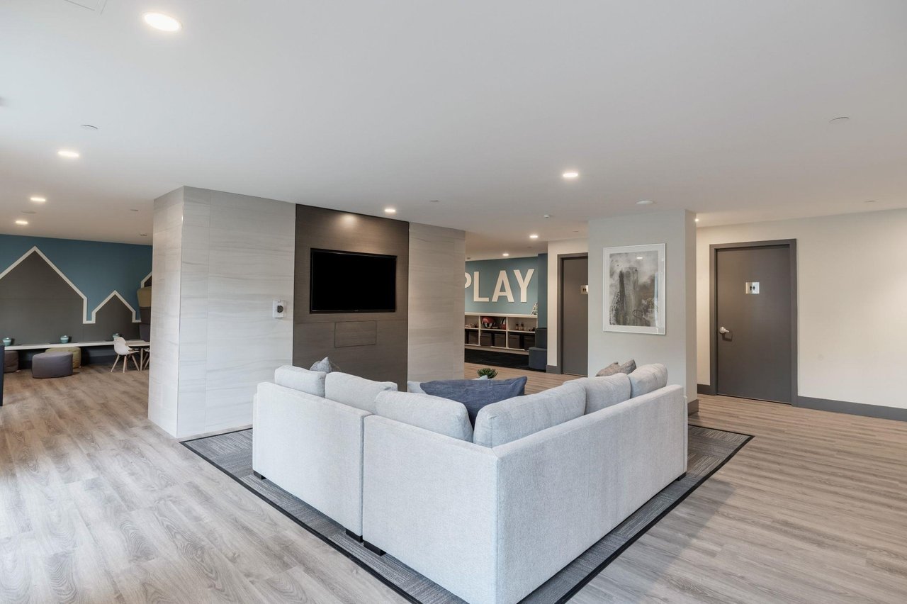 3581 E Kent Ave N, #1105