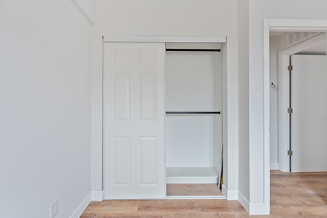 1328 Gerrard Street E 304