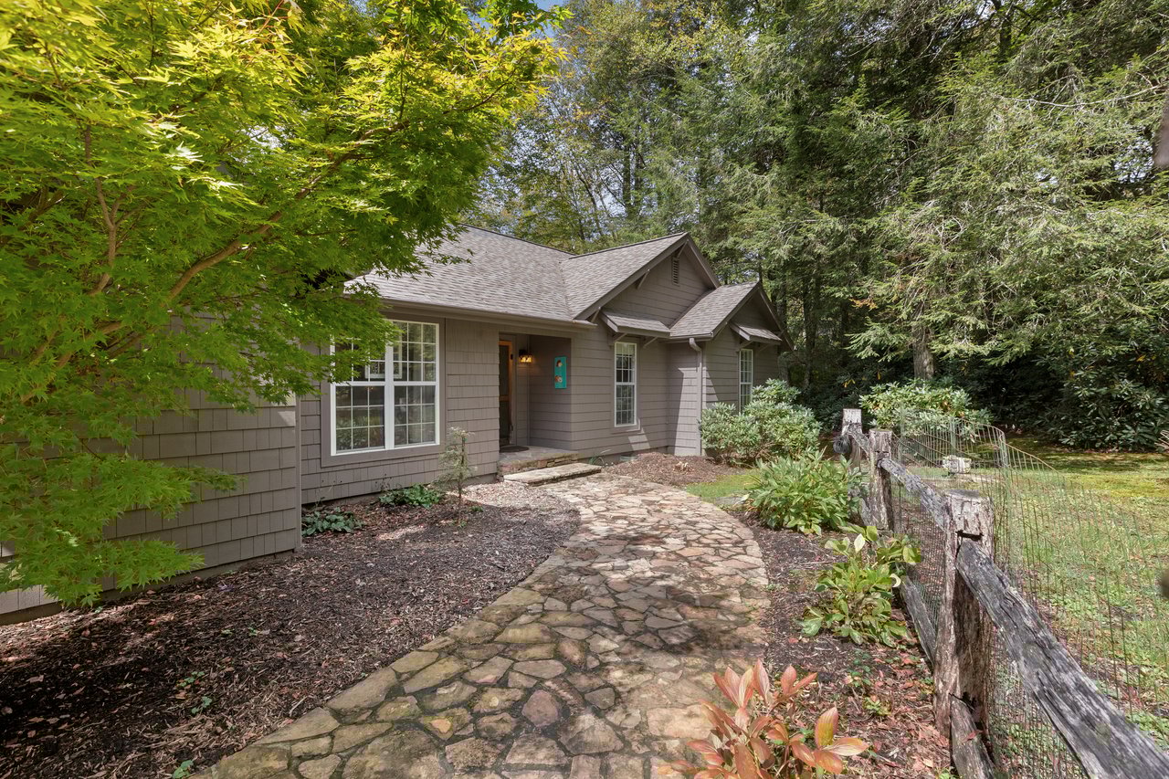 75 Hickory Dr