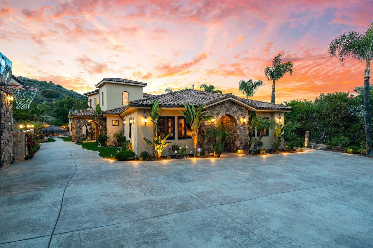21128 Via Los Laureles