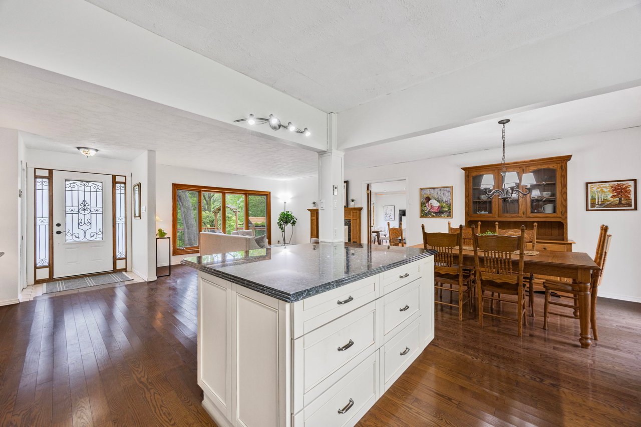 55 Old Church Road, King