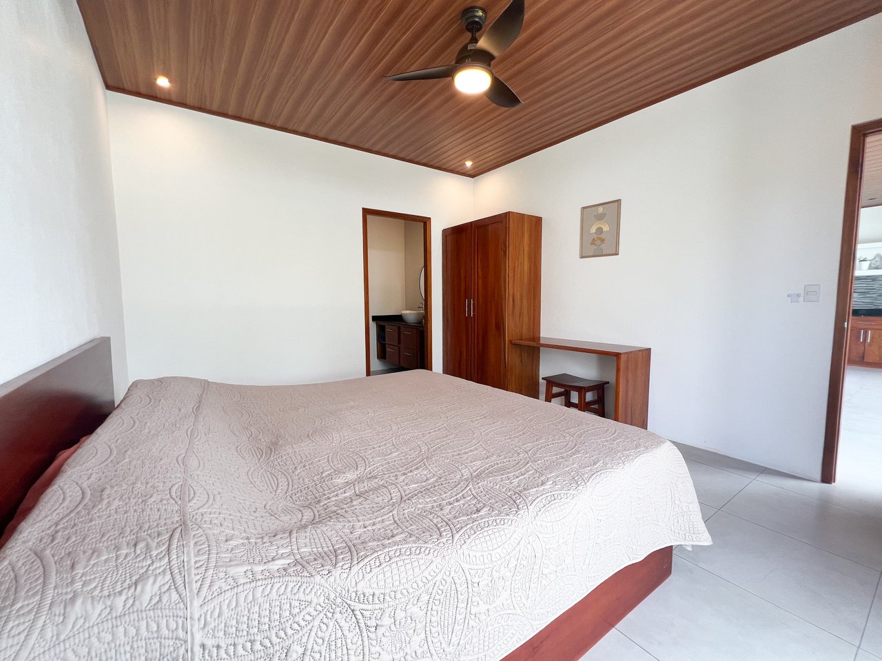 Clean, Modern Home Near Uvita Beach – Perfect Rental or Getaway
