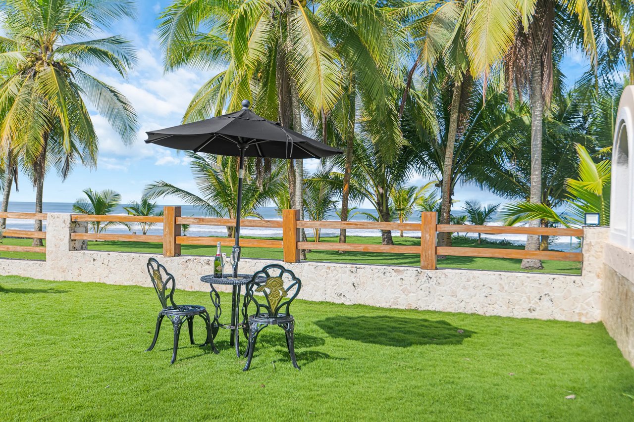 Hermosa Villa Beachfront Estate