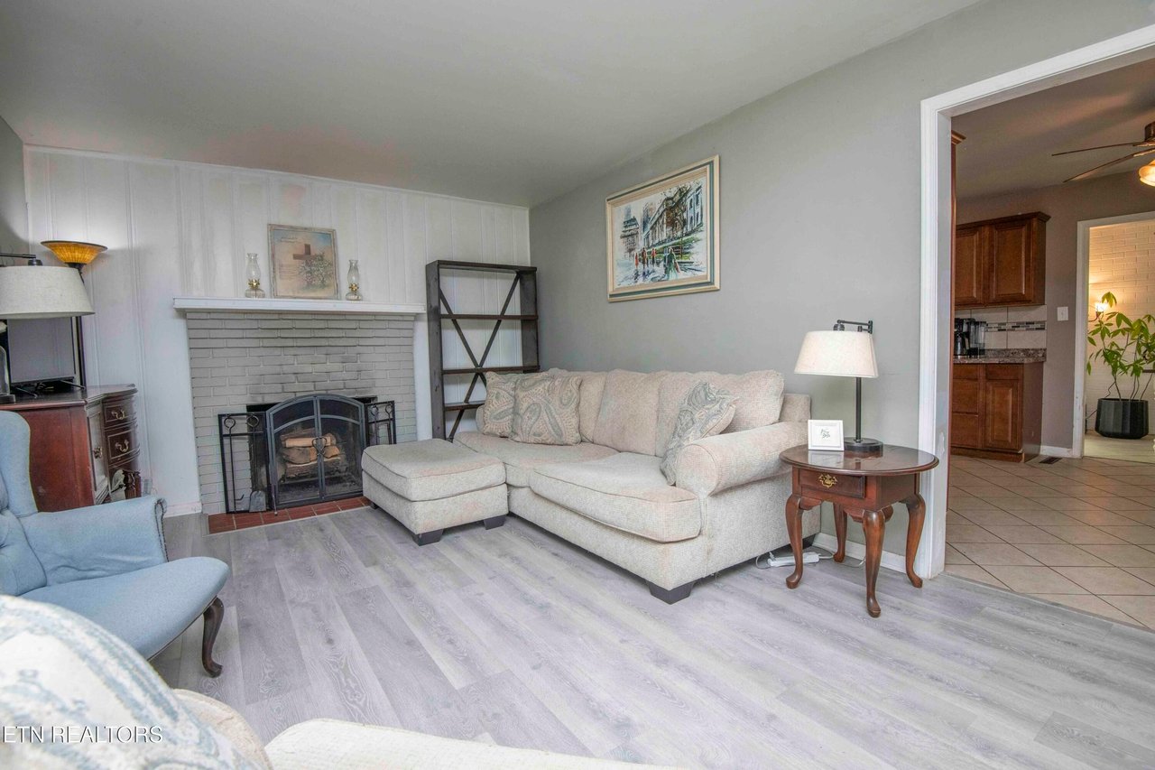 1212 Pilleaux Dr
