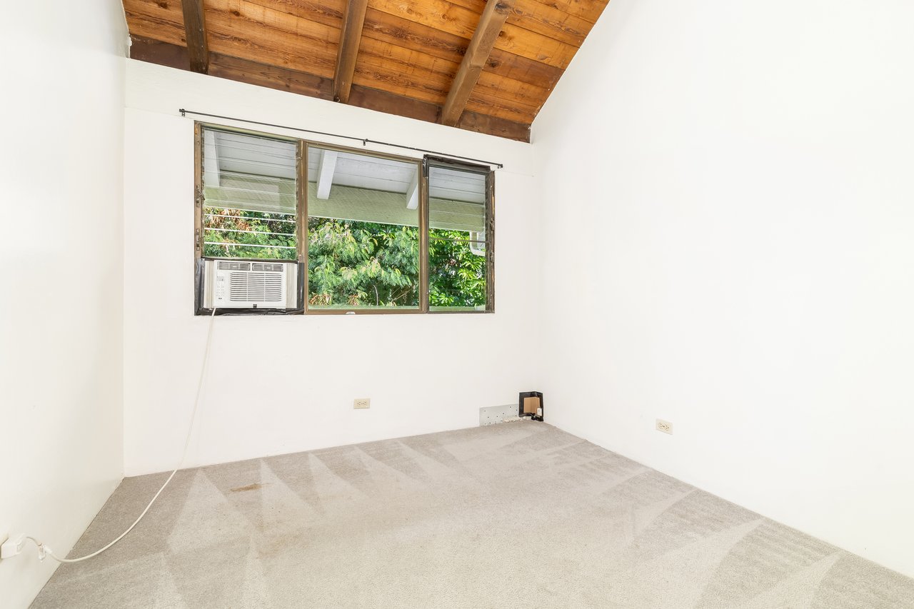 300 Kawaihae St #300E