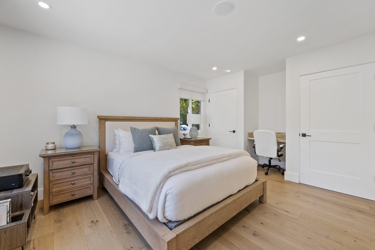 25865 N Mesa