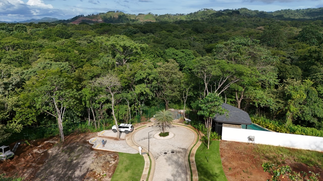 Gated Community Lots Walking Distance to Avellanas