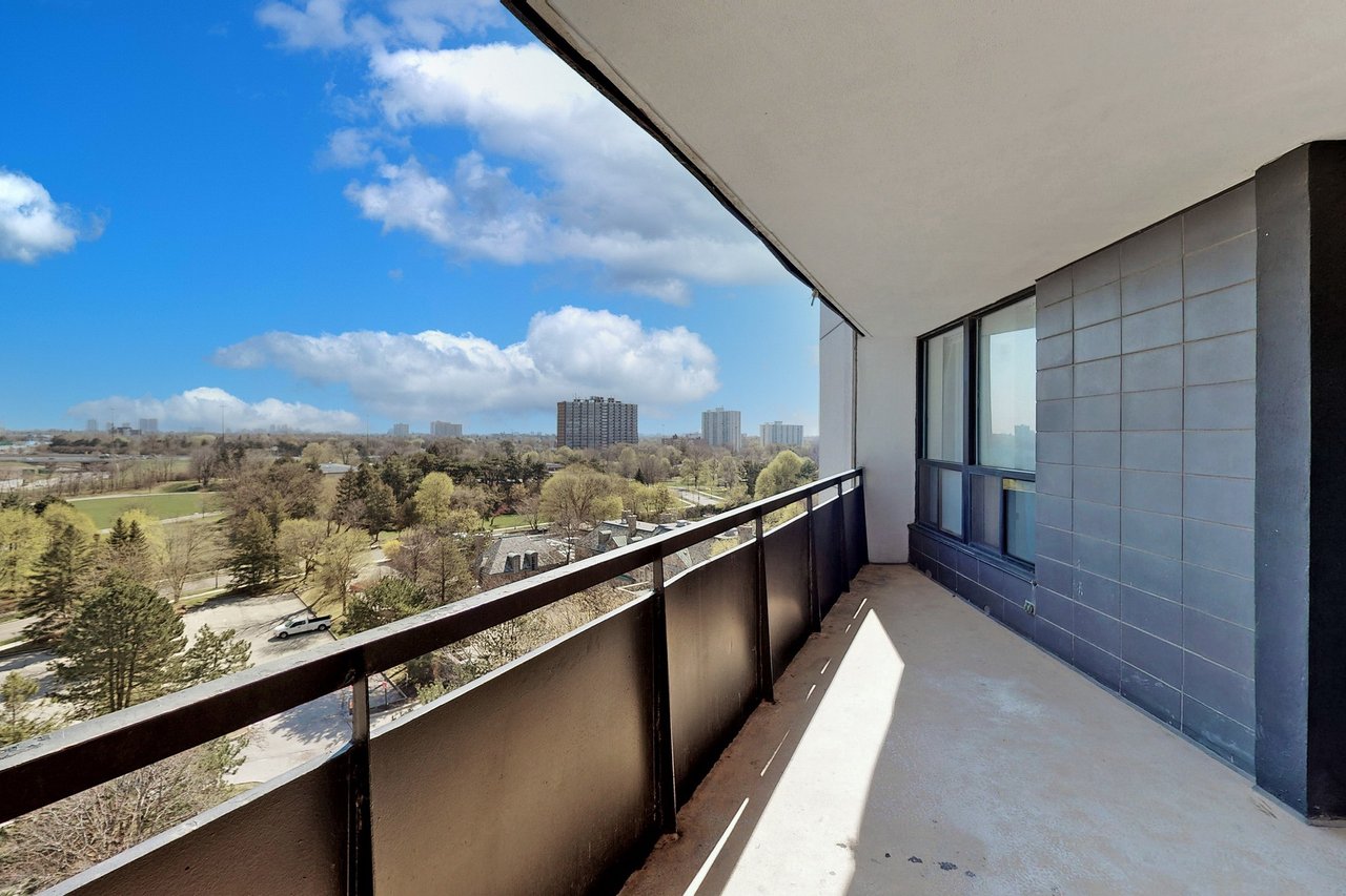 75 Graydon Hall Drive Unit: 1408