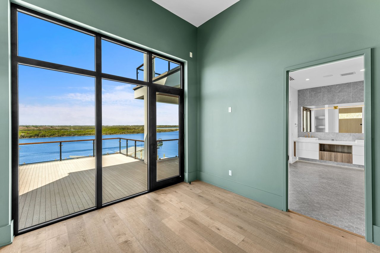 1194 N Peninsula Ave New Smyrna Beach, FL 32169
