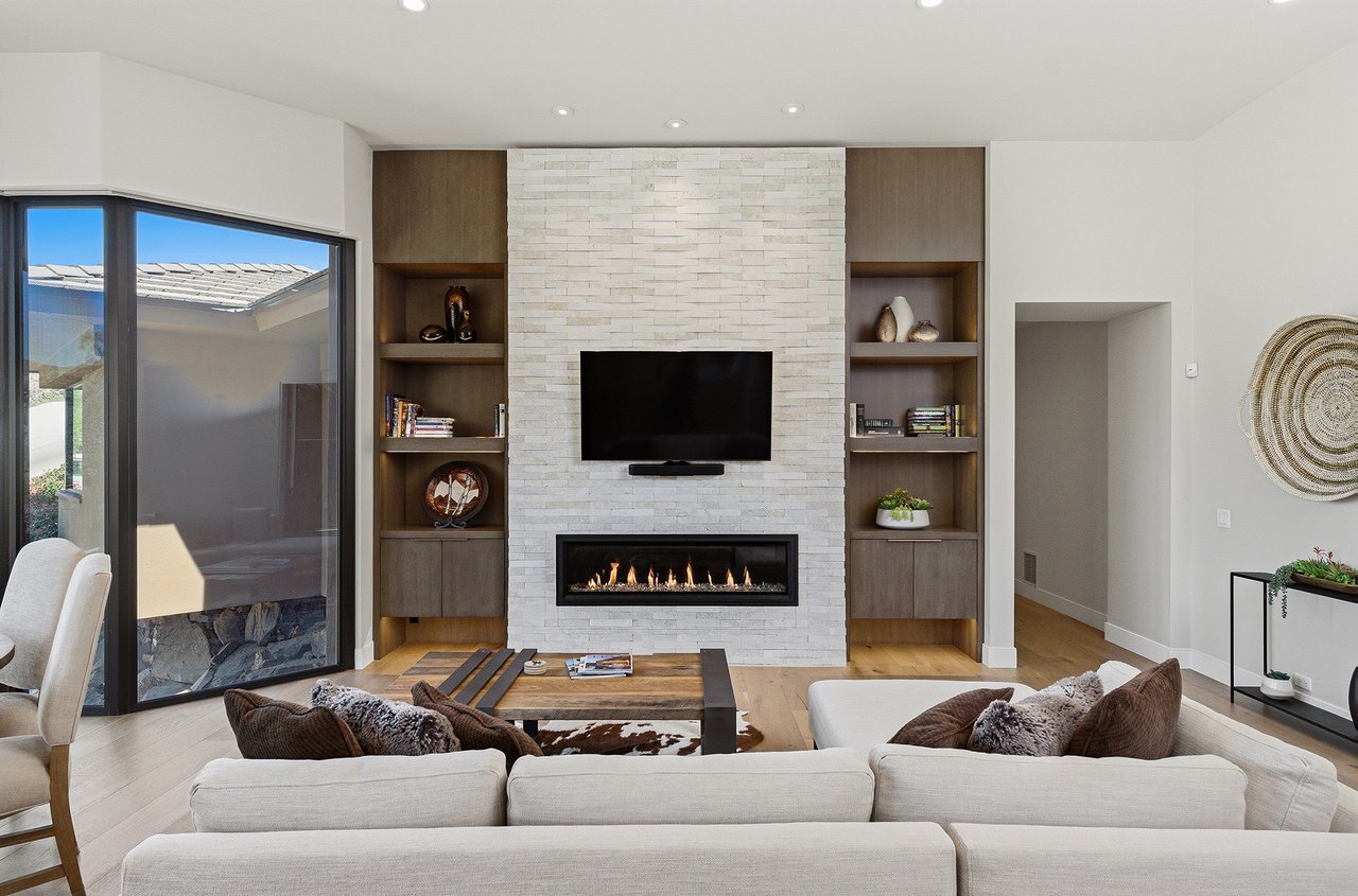 5411 E ROADRUNNER Road