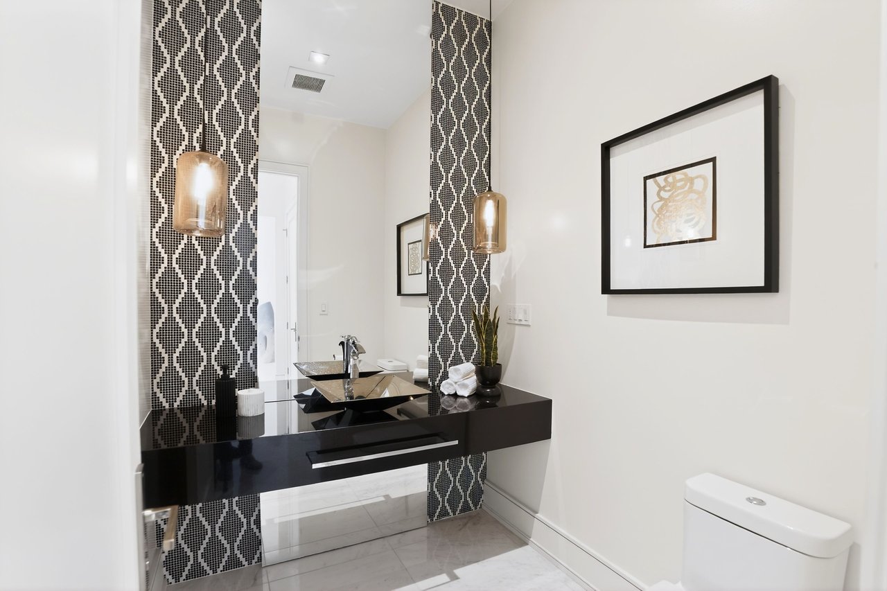 Located In The Prestigious St. Andrew-Windfields