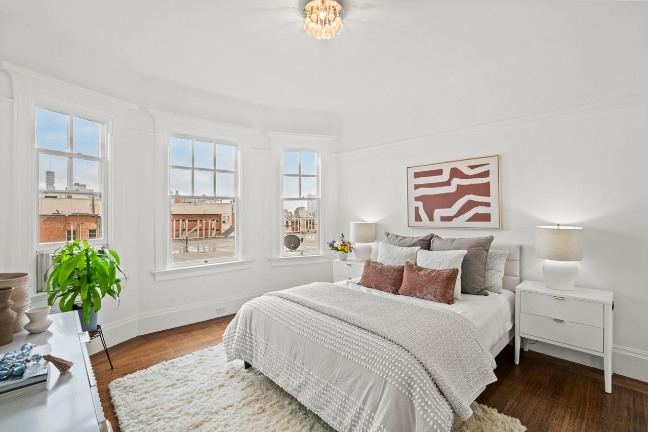  Top Floor Three Bedroom, Two Bath TIC at Franklin and Clay