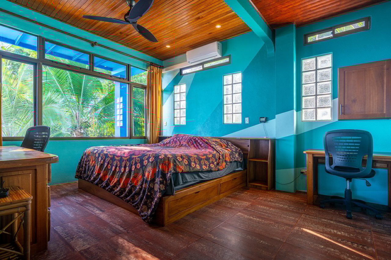 Casa Vista Harmonia, Legendary Ocean Views and Sustainable Living!