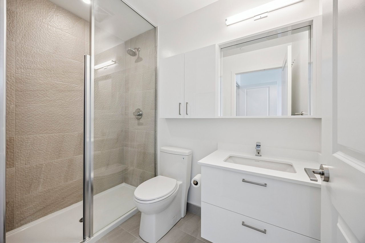 50 Upper Mall Way #2109