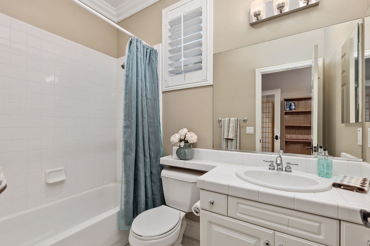 5275 Raven Hill Point