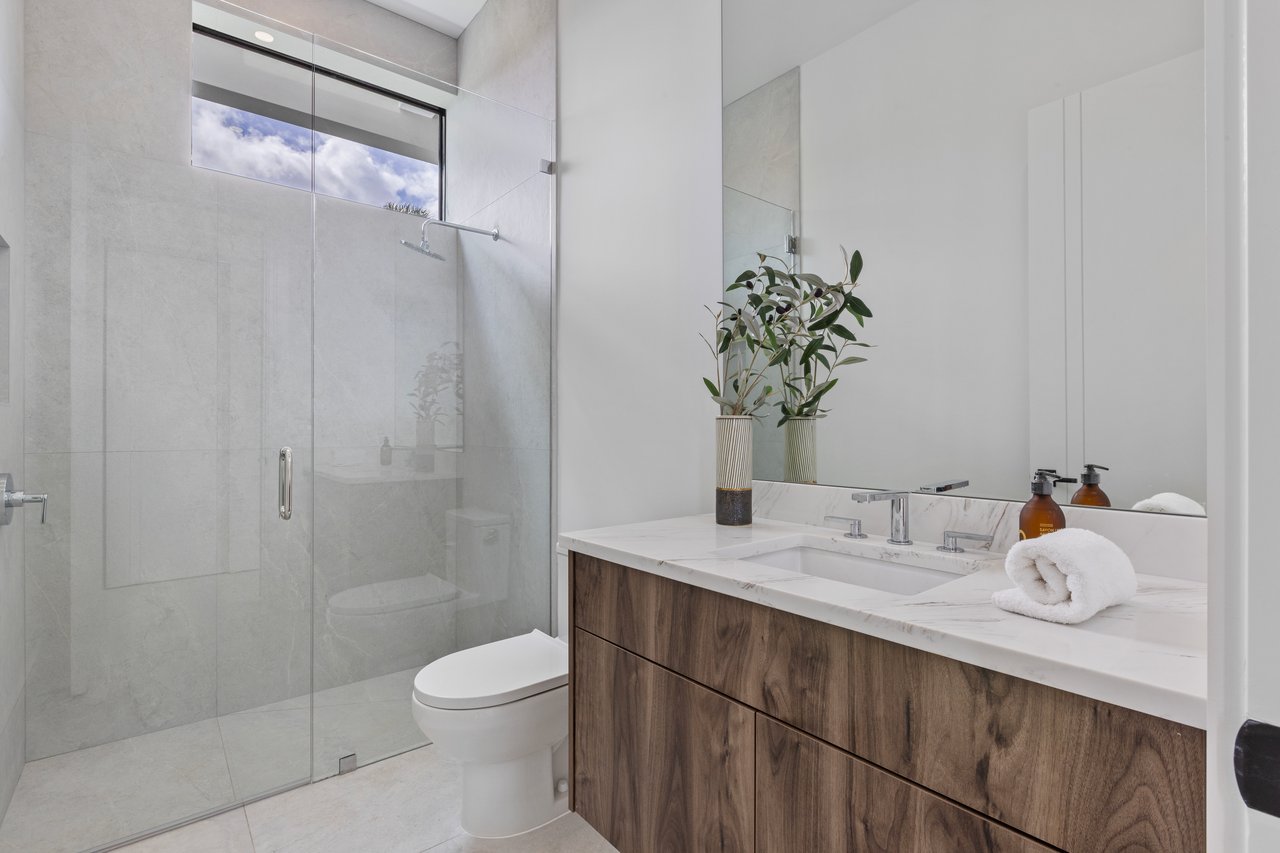 Murray Rd in Soso With Beautiful Water & Island Views