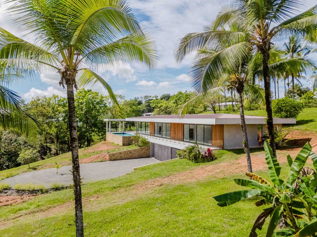 Finca Tranquila Brand New Luxury Residence