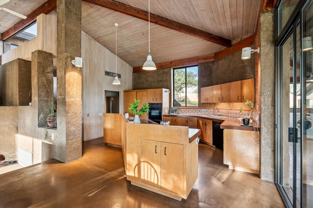 85 Hog Canyon Road