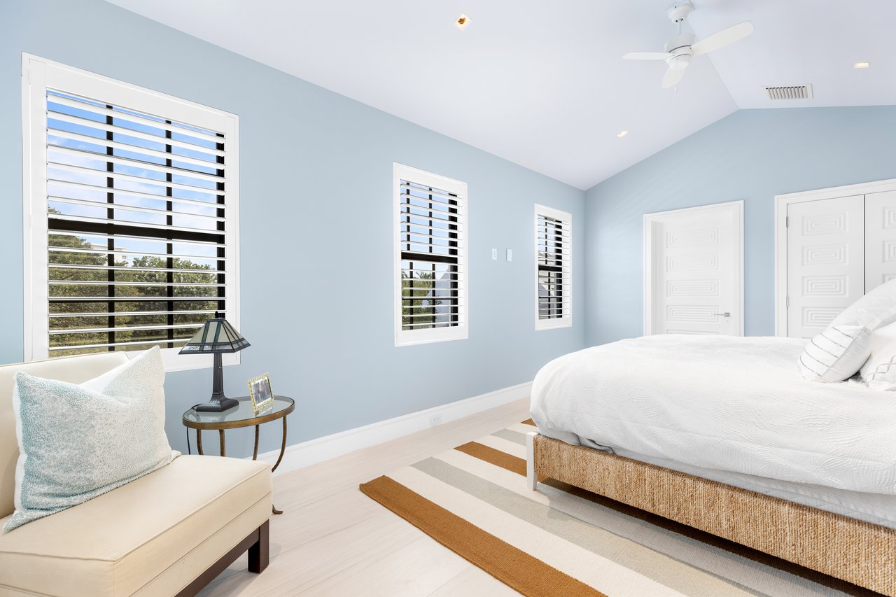 Dutch Colonial Direct Waterfront