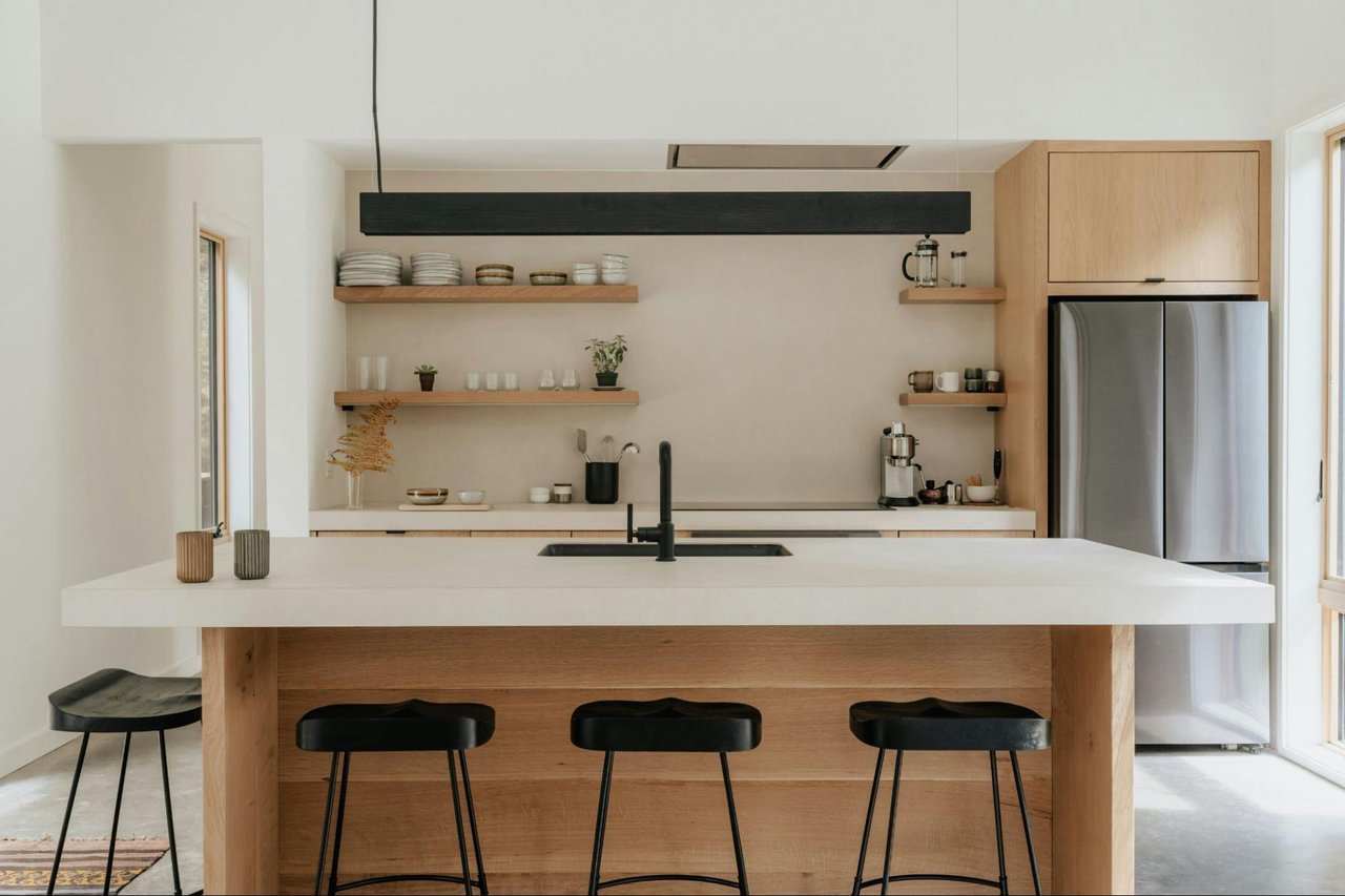 How to Incorporate Minimalism into Your Everyday Life cover