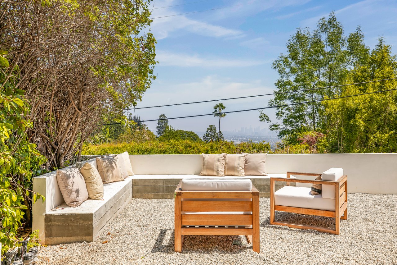 8353 Sunset View Dr