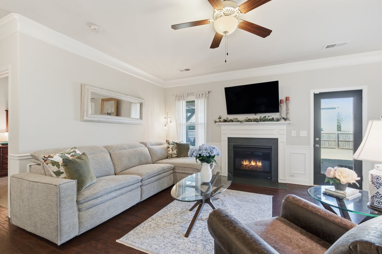 24 Dunsborough Drive