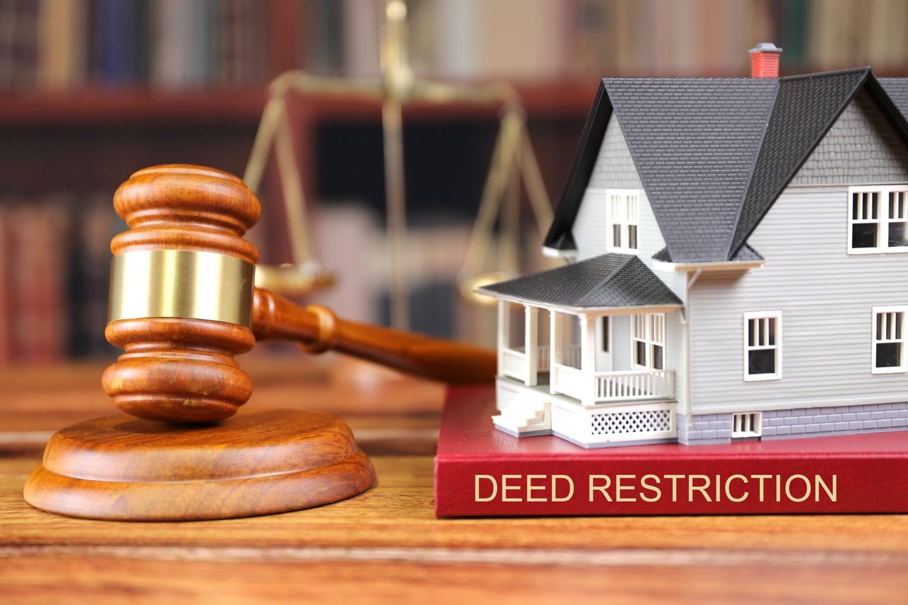 🏡 What Are Deed Restrictions? (Texas Guide for Homebuyers and Homeowners)