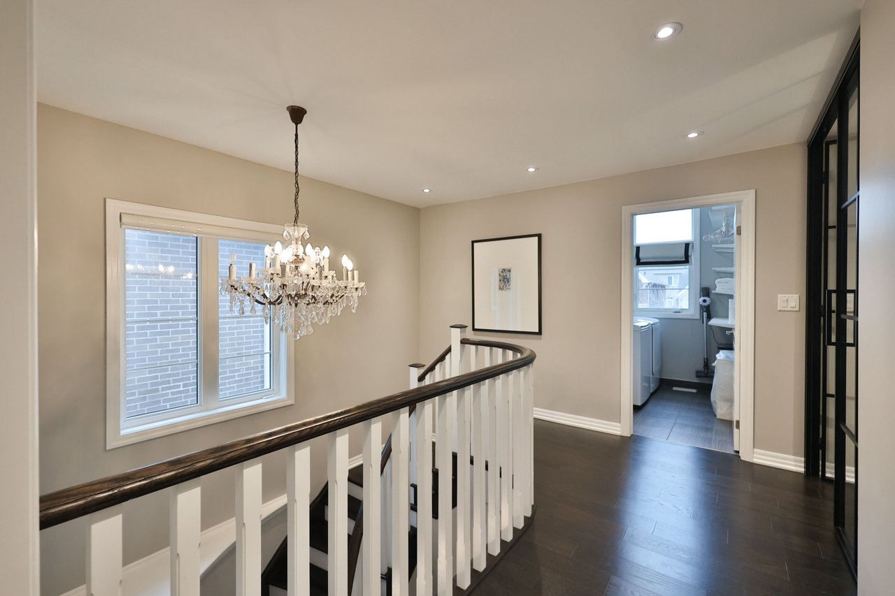 3205 Violet Gardens, Oakville