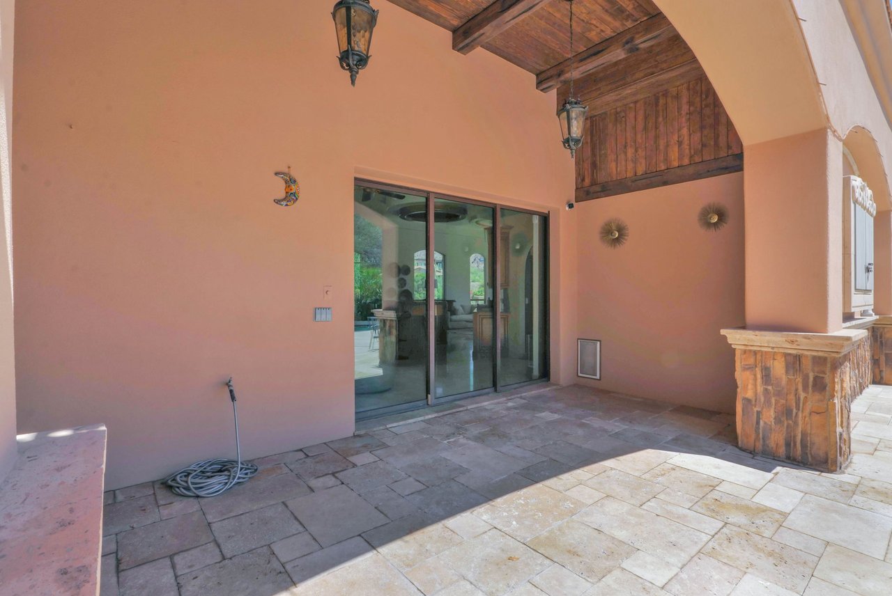 4141 E LAKESIDE Lane