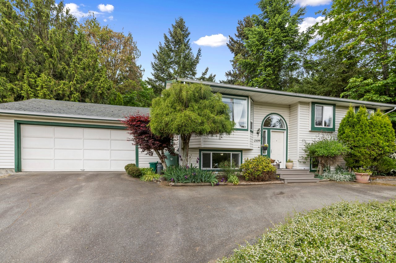 2109 Lakeside Drive