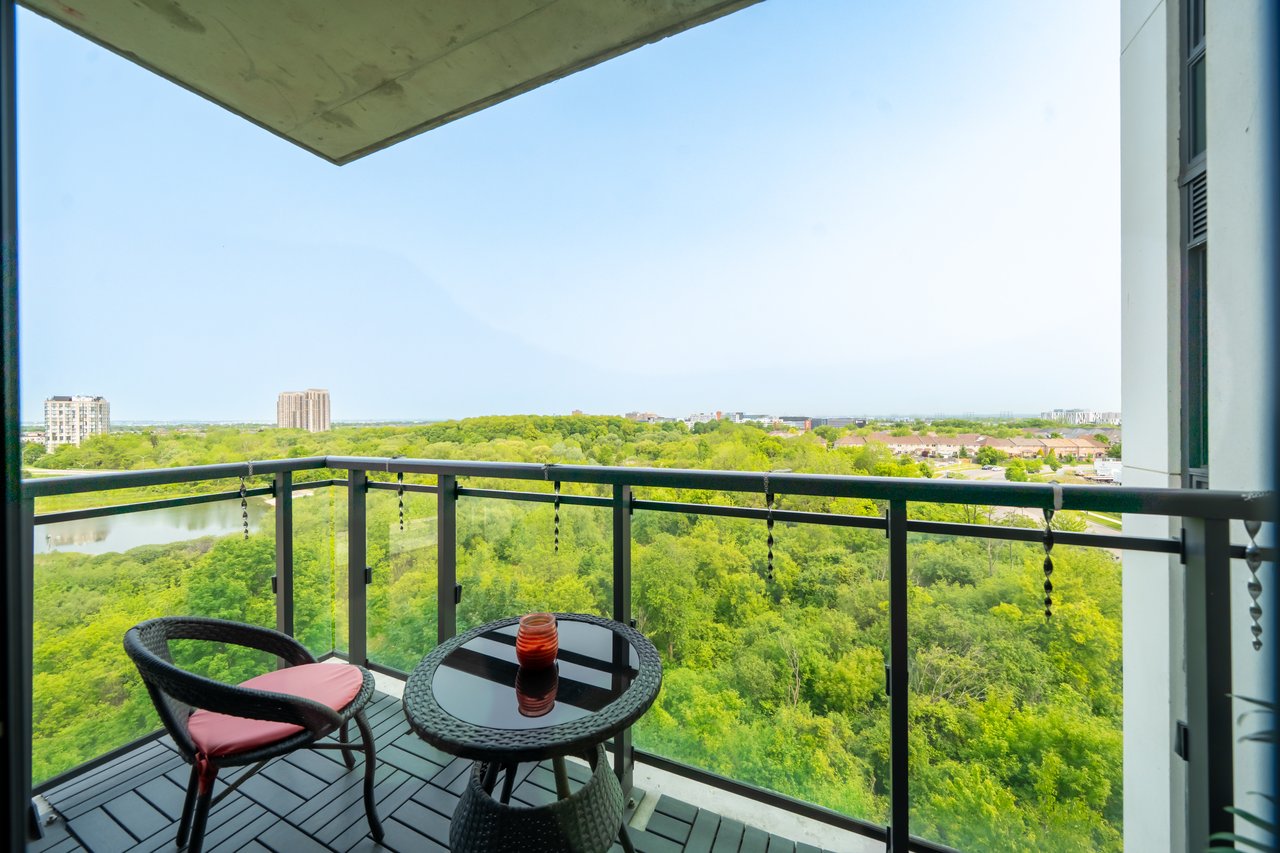 840 Queens Plate Dr 704