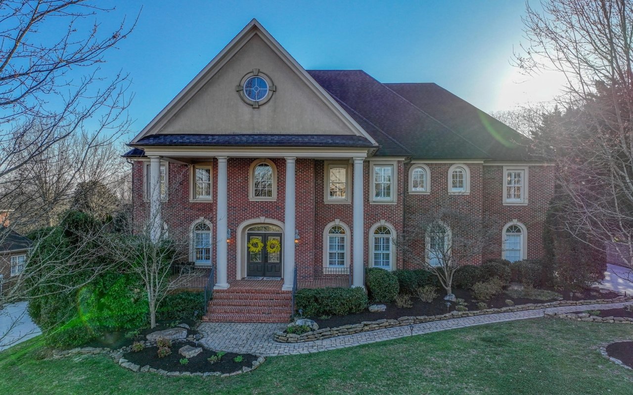 Wallace Luxury Spotlight | 1837 Regents Park Road Knoxville, TN 37922