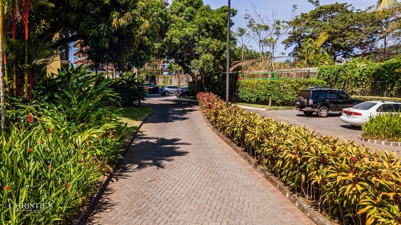 Elegant Oceanfront Living in Jacó – 2-Bedroom Condo at Acqua Residences