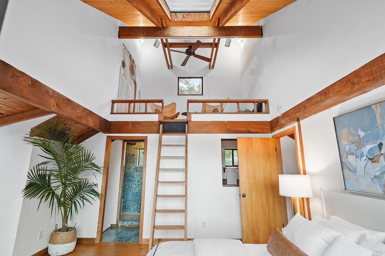 260 Sunset Way