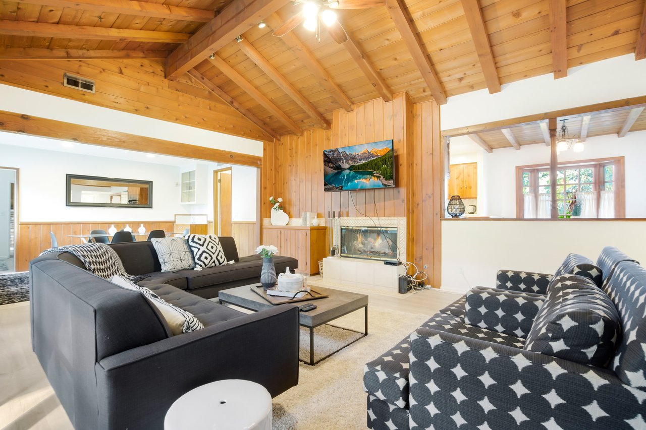 Melba Ave, 91367