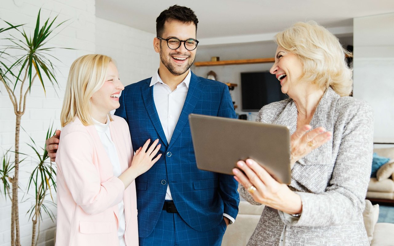 Top Questions to Ask When Touring a Luxury Property