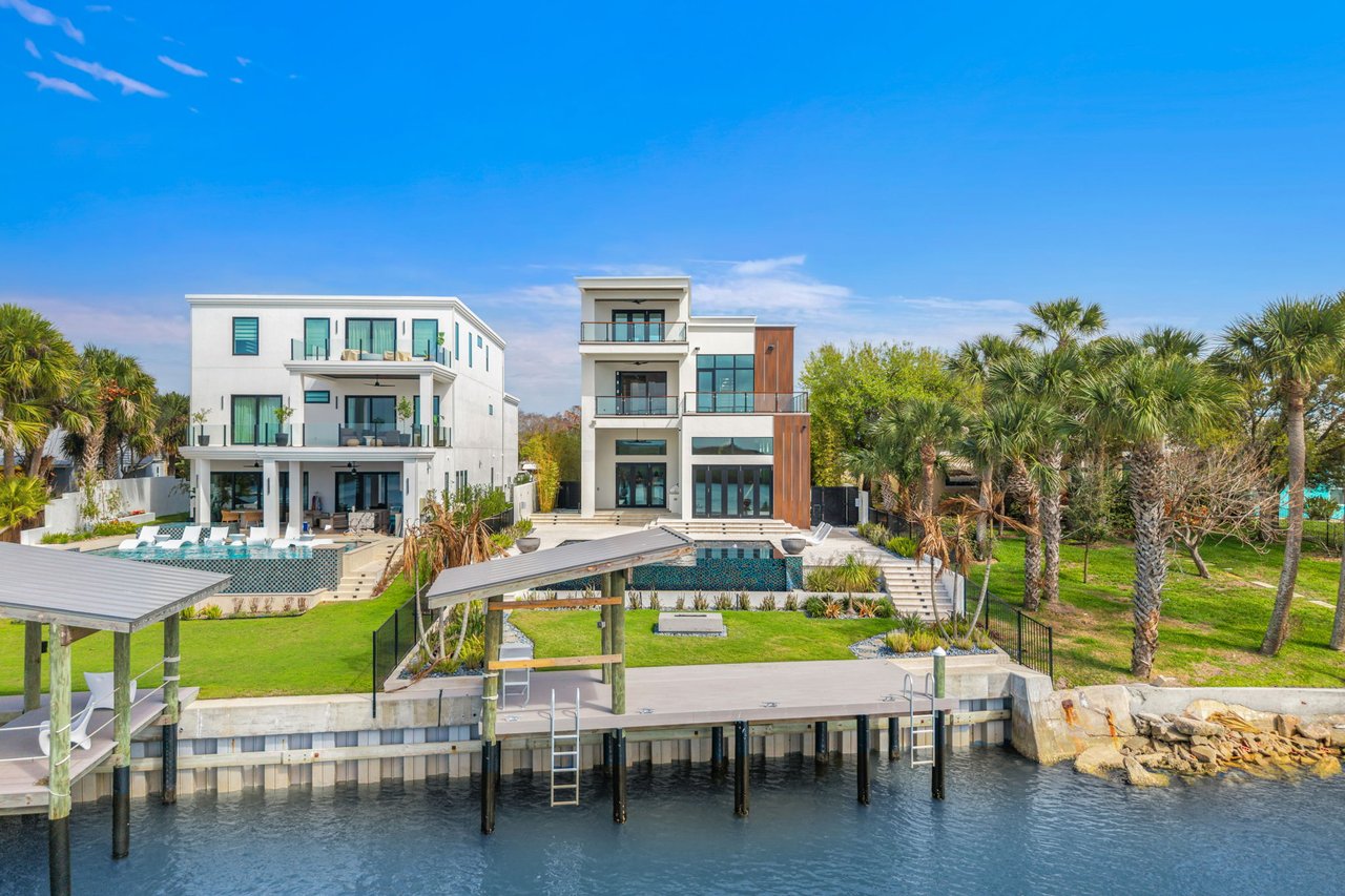 1194 N Peninsula Ave New Smyrna Beach, FL 32169
