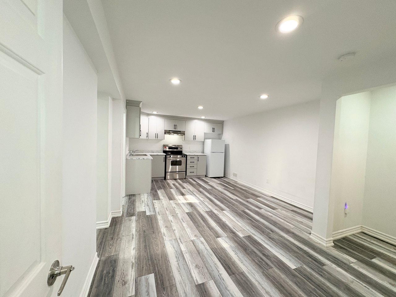 8 RAVENCLIFF Crescent Unit: BSMT