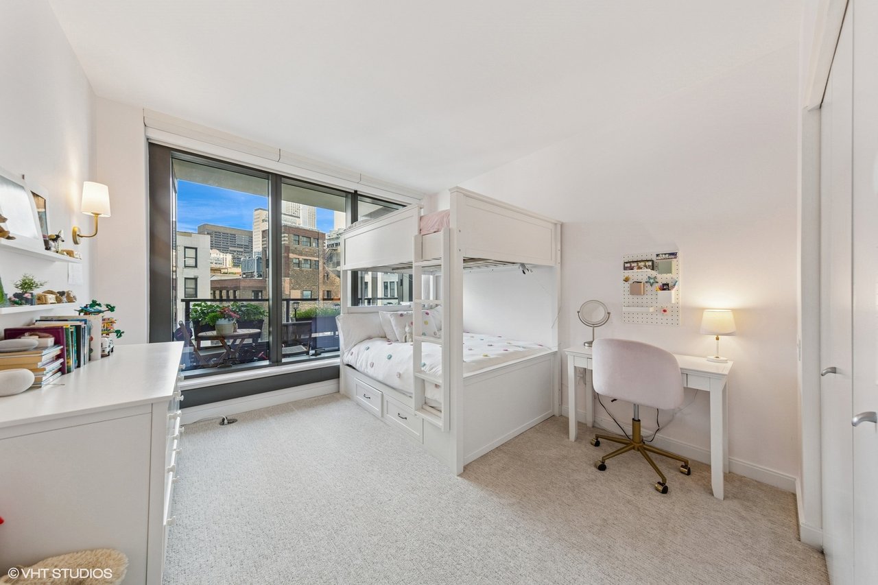 60 E Monroe St Unit 2101