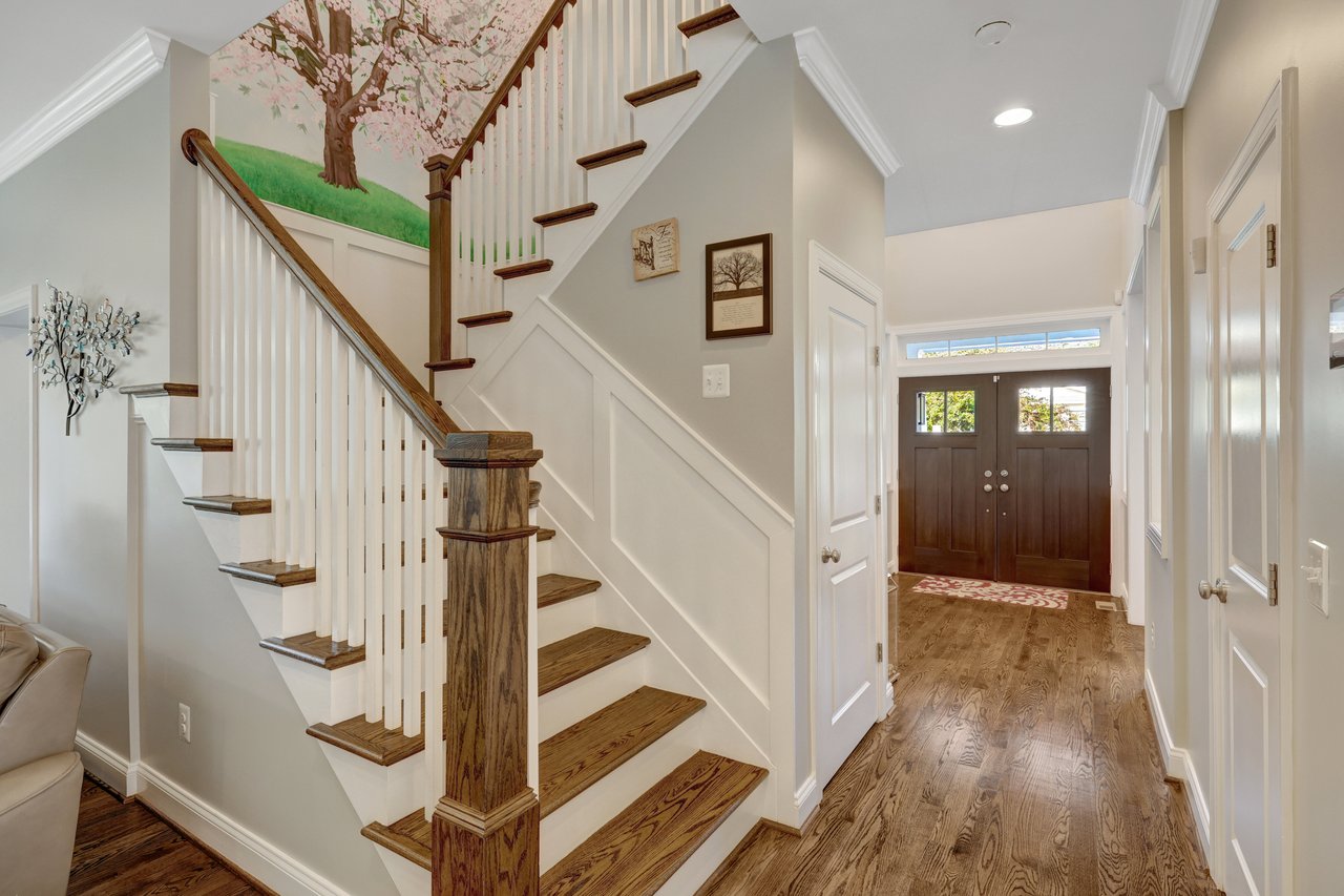 300 Jade Ct NW